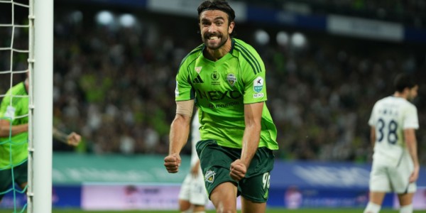 乐鱼最新登录入口-孔帕尼奥：韩K裁判吹罚尺度每周都不同，我的梦想是重返意甲踢球