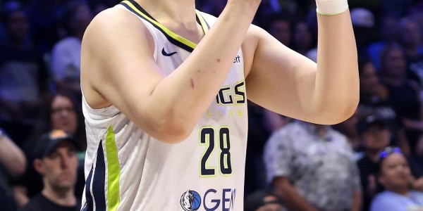 上场刚生涯新高本场依然不受重用！李月汝跌至轮换末端仅3分2帽